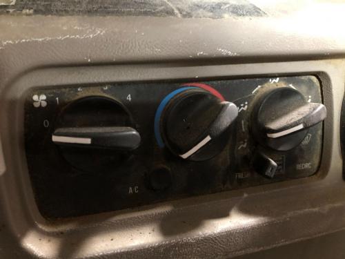 2005 Mack CXN Heater & AC Temp Control: 3 Knobs, 2 Buttons