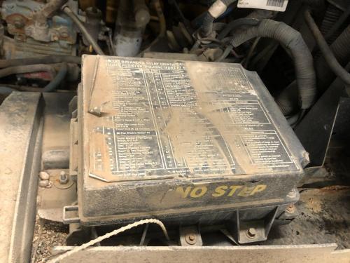 2000 Sterling A9513 Fuse Box