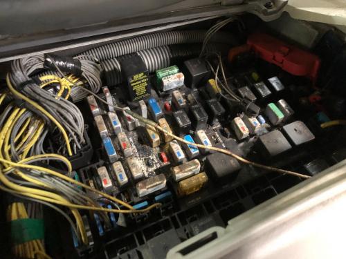 2007 Freightliner COLUMBIA 120 Right Fuse Box
