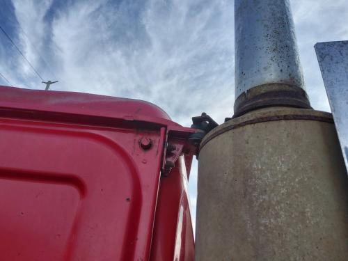 1999 Western Star Trucks 4900EX Right Upper And Lower Cab Mounted Exhaust Brackets