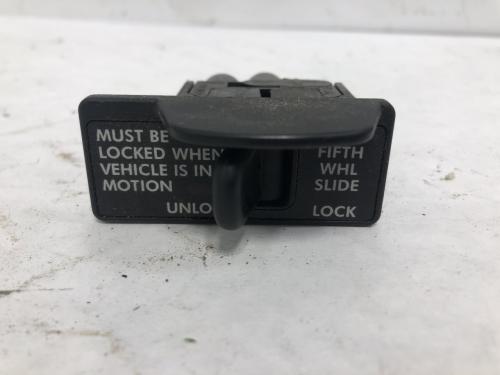 2015 Freightliner CASCADIA Switch | Fifth Wheel | P/N 3270-244L