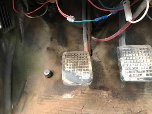 1985 Ford F700 Foot Control Pedals