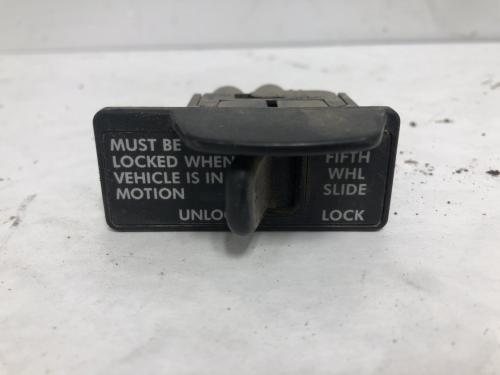 2016 Freightliner CASCADIA Switch | Fifth Wheel | P/N 3270-253G