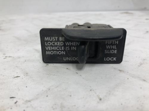 2013 Freightliner CASCADIA Switch | Fifth Wheel | P/N 3270-225L