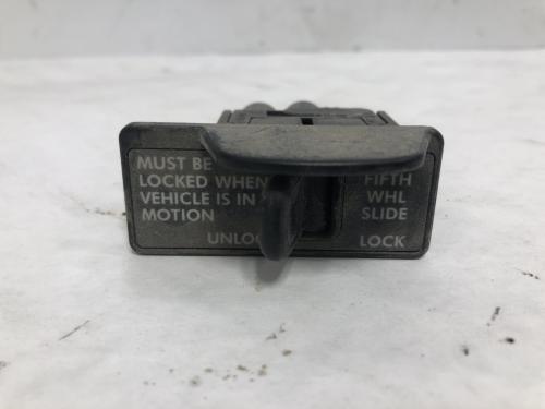 2014 Freightliner CASCADIA Switch | Fifth Wheel | P/N 3270-231G