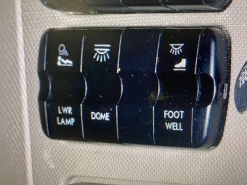 2014 Freightliner CASCADIA Control: 4 Switches: Lower Lamp, Dome, Spare, Footwell