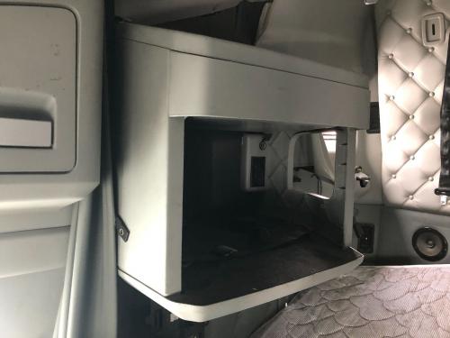 2017 Kenworth T680 Right Cabinets
