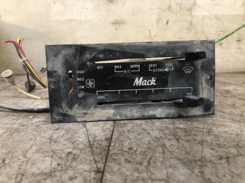 1998 Mack RD600 Heater & AC Temp Control: 3 Levers