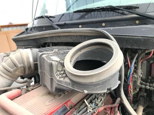 2015 Kenworth T680 --inch Poly Donaldson Air Cleaner