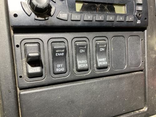 International DURASTAR (4400) Dash Panel: Switch Panel