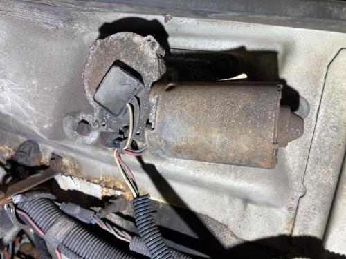1996 International 4900 Wiper Motor, Windshield: Motor Only, Some Surface Rust
