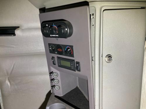 2015 Peterbilt 579 Control: Sleeper Controls W/ Panel And Cup Holder