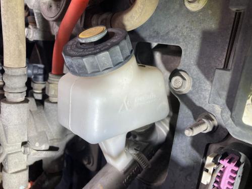 2015 Paccar E176014 Clutch Master Cylinder
