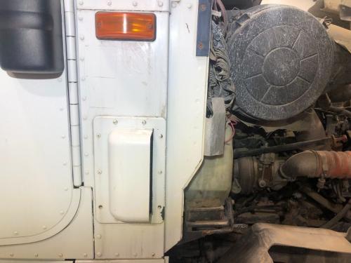 2007 International 5500I White Right Cab Cowl: W/ Vent And Light