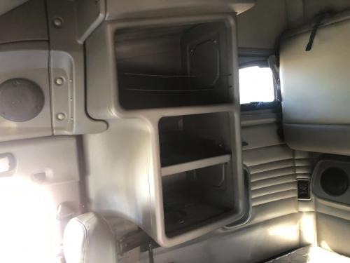 2012 Kenworth T700 Right Cabinets