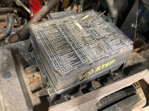 2000 Sterling A9513 Fuse Box
