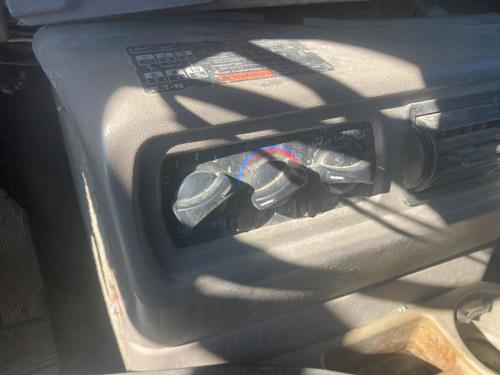 2001 Mack CX Heater & AC Temp Control: 3 Knob, 2 Button
