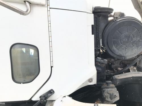 2004 Freightliner COLUMBIA 120 White Right Cab Cowl