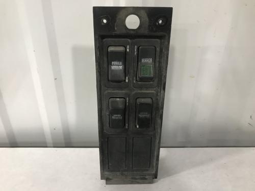 International 8100 Dash Panel: Switch Panel