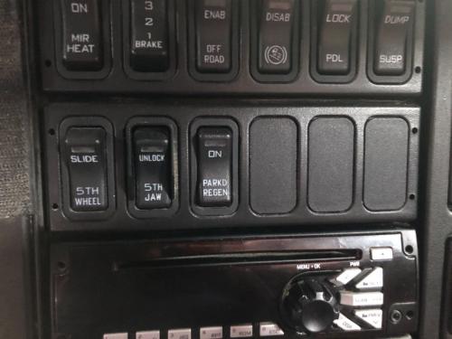 International PROSTAR Dash Panel: Switch Panel