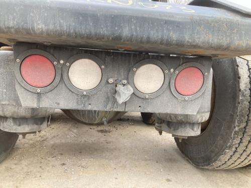 2016 Kenworth T660 Tail Panel: 2 Red Lights, 2 White Lights, License Plate Lamp Broken