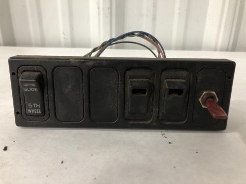 International 8600 Dash Panel: Switch Panel | P/N 32289