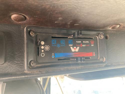 1998 Western Star Trucks 4800 Heater & AC Temp Control: 3 Slides, 1 Slide Missing Knob