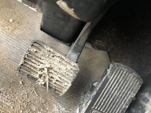 2001 Freightliner FLD120 Foot Control Pedals