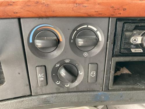 2008 Volvo VNL Heater & AC Temp Control: 3 Knobs, 2 Buttons