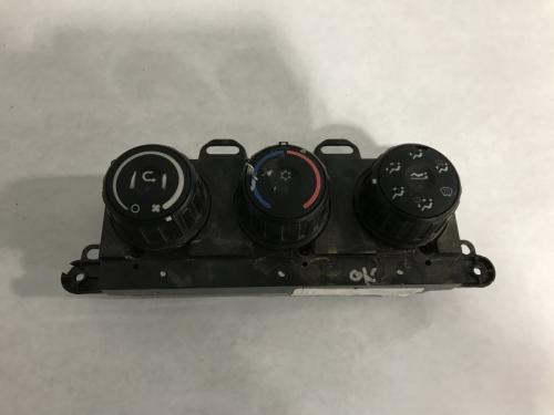 2018 Freightliner CASCADIA Heater & AC Temp Control: 3 Knobs, 3 Buttons | P/N A22-73671-000