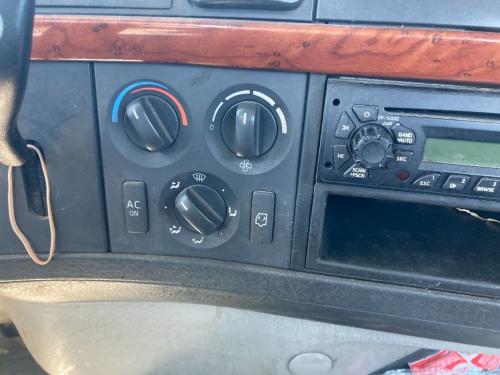 2007 Volvo VNM Heater & AC Temp Control: 3 Knobs, 2 Buttons

