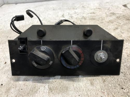 2001 International 4700 Heater & AC Temp Control: 3 Knobs, 1 Button, Missing 1 Knob