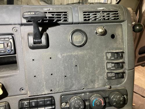 Freightliner CASCADIA Dash Panel: Gauge And Switch Panel