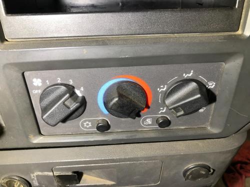 2008 Mack CXU Heater & AC Temp Control: 3 Knobs, 2 Buttons
