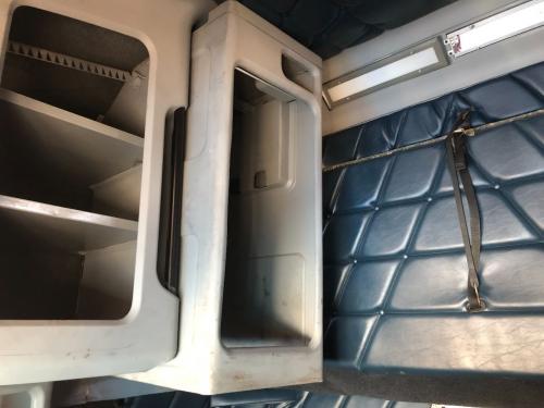 2000 Freightliner CLASSIC XL Right Cabinets