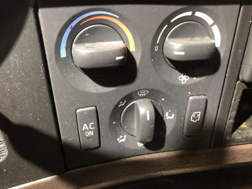 2013 Volvo VNL Heater & AC Temp Control: 3 Knobs And 2 Buttons