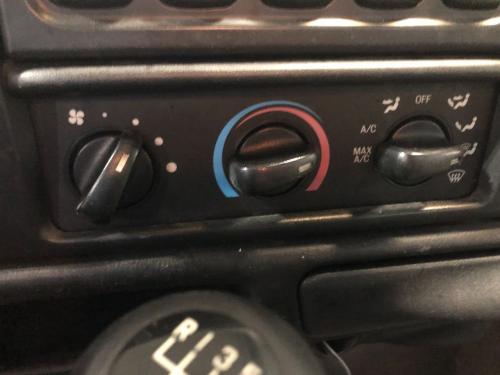 2006 Ford F650 Heater & AC Temp Control: 3 Knobs
