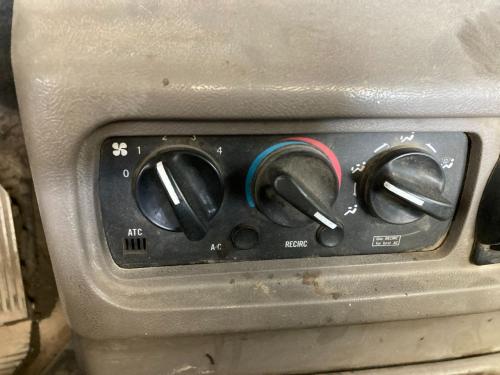2002 Mack CX Heater & AC Temp Control: 3 Knobs, 2 Buttons