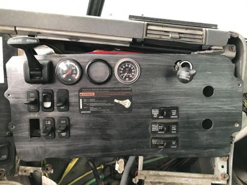 Freightliner COLUMBIA 112 Dash Panel: Gauge And Switch Panel