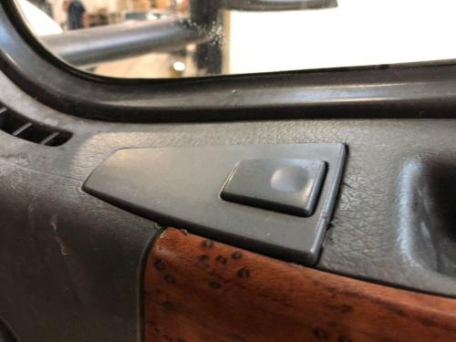 2006 Volvo VNL Right Door Electrical Switch