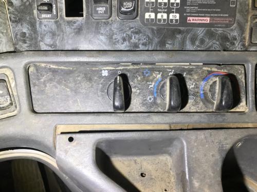 2003 Freightliner COLUMBIA 120 Heater & AC Temp Control: 3 Knobs