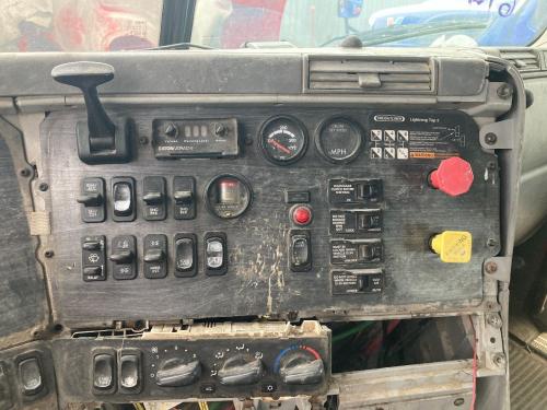Freightliner COLUMBIA 112 Dash Panel: Gauge And Switch Panel