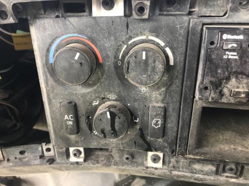 2019 Volvo VNL Heater & AC Temp Control: 3 Knobs, 2 Buttons