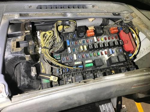 2004 Freightliner COLUMBIA 120 Fuse Box