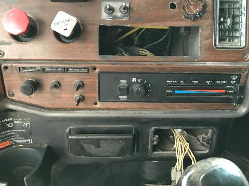 Freightliner CLASSIC XL Dash Panel: Switch Panel