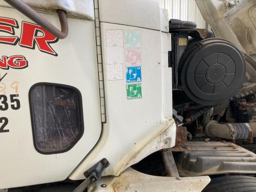 2006 Freightliner COLUMBIA 120 White Right Extension Cowl: Some Wear From Hood