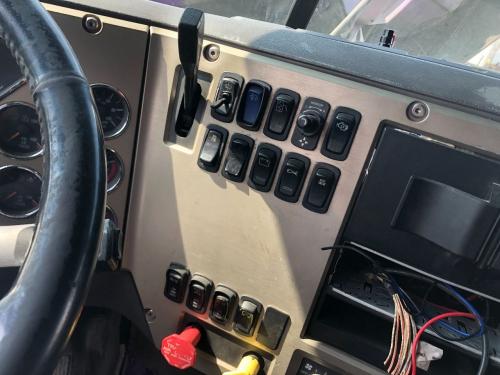 Mack CXU Dash Panel: Switch Panel