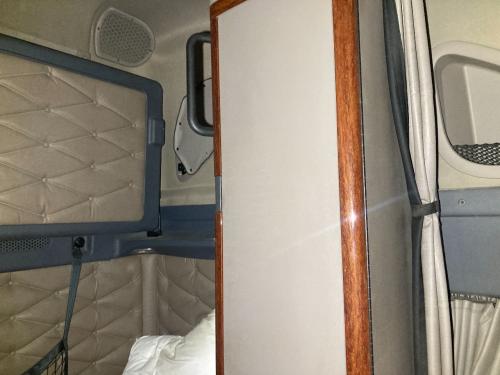 2014 Freightliner CASCADIA Cabinets