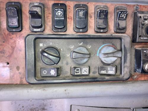 2005 Peterbilt 387 Heater & AC Temp Control: 3 Knobs, 3 Switches