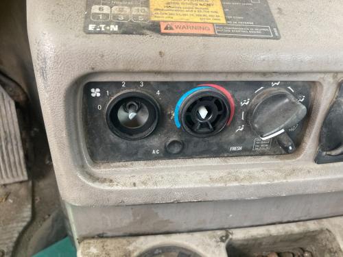 2005 Mack CXN Heater & AC Temp Control: 3 Knobs, 1 Buttons, Missing 2 Knobs